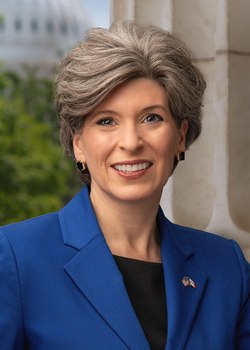 Joni Ernst
-photo